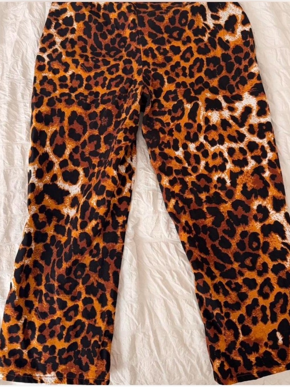 Kimchi Blue Leopard Print Capris woman’s 12 NWOT - Picture 2 of 5